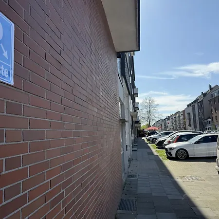 Ocean Breeze Escape With Nautical Elegance - 2-room Coastal-inspired 75 Qm - Location - Refined Maritime Style - Fully Renovated In 2024 With Smart Tv & Netflix - Equipped Kitchen & Free Parking - Close To Metro & Airport - King Siz * Duisburg