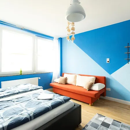 Daire Ocean Breeze Escape With Nautical Elegance - 2-room Coastal-inspired 75 Qm - Location - Refined Maritime Style - Fully Renovated In 2024 With Smart Tv & Netflix - Equipped Kitchen & Free Parking - Close To Metro & Airport - King Siz