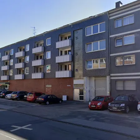 Daire Ocean Breeze Escape With Nautical Elegance - 2-room Coastal-inspired 75 Qm - Location - Refined Maritime Style - Fully Renovated In 2024 With Smart Tv & Netflix - Equipped Kitchen & Free Parking - Close To Metro & Airport - King Siz
